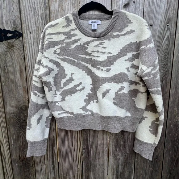 William Rast Taupe and Cream Cropped Animal Print Chenille Sweater Medium - Picture 3 of 8